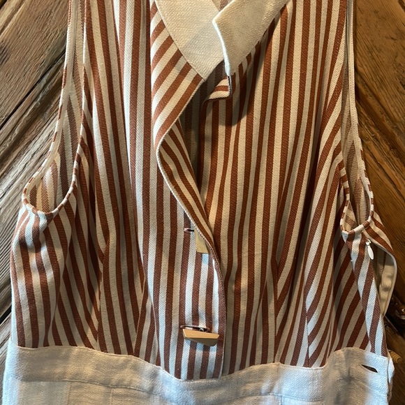 Gorgeous linen kneelength dress with Darling wooden buttons bought in Paris - Picture 3 of 9